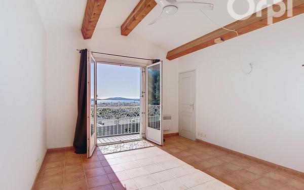 Maison à vendre    6 pièces •  Toulon