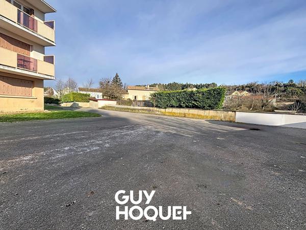 Studio 29 m² + Balcon, Cave et Parking libre - 71000 MACON