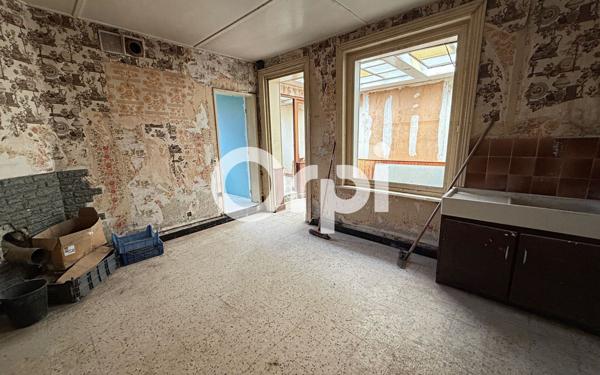 Immeuble à vendre    4 pièces • 140 m2 Bruay-la-Buissière