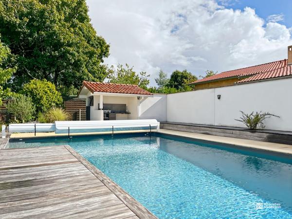 Maison familiale rénovée 4 chambres, piscine - Quartier calme à Saint-Médard-en-Jalles