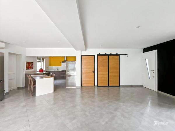 Maison familiale rénovée 4 chambres, piscine - Quartier calme à Saint-Médard-en-Jalles