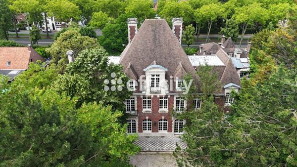 Maison
         21 pièces
        - 1130 m² Bien prestige 1 995 000 € *