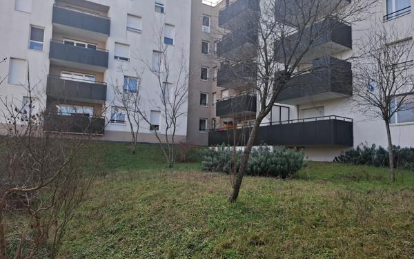 Appartement à vendre    1 pièce • 32,35 m2 Vénissieux