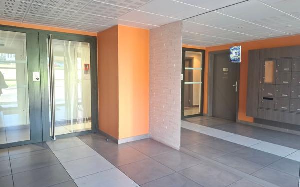 Appartement à vendre    1 pièce • 32,35 m2 Vénissieux