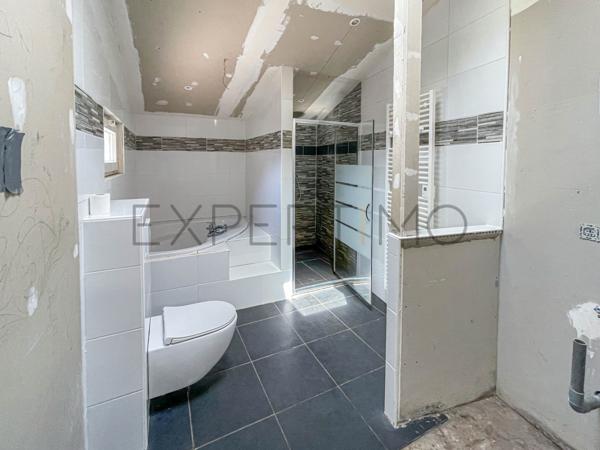 Saint-Lyphard (44410) Maison en centre ville avec garage sur un terrain de 410 m².