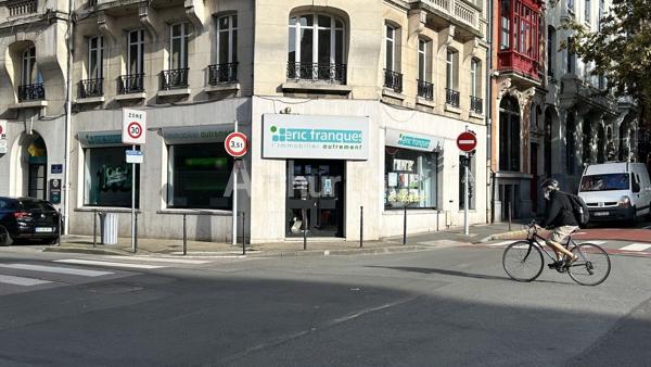 Bureaux à louer - Local de 175 m² en angle, excellente visibilité sur axe très passant à La Madeleine