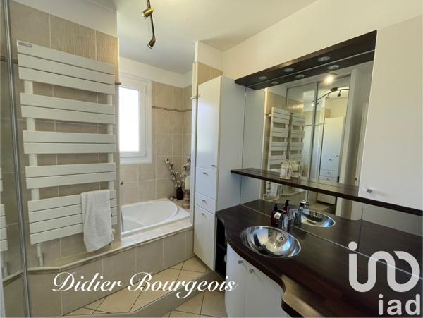 Maison 8 pièces de 185 m² à Valence (26000)