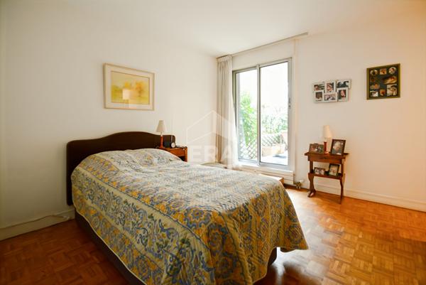 Appartement Issy Les Moulineaux 2 pièce(s) 56 m2, parking et cave