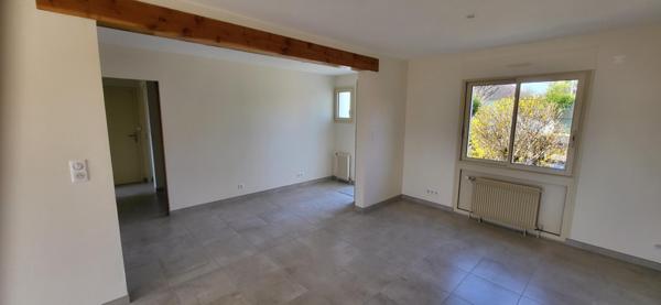 Proche centre la Roche-Posay maison très bon état