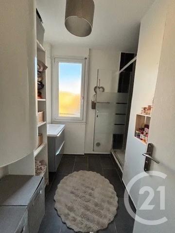 Appartement F4 à vendre  5 pièces - 66 m 2   ST QUENTIN  - 02