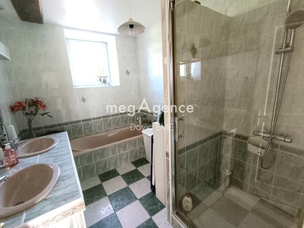 Maison à CHALLANS, 85300 - 7 pièces 281m²