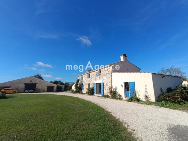 Maison à CHALLANS, 85300 - 7 pièces 281m²