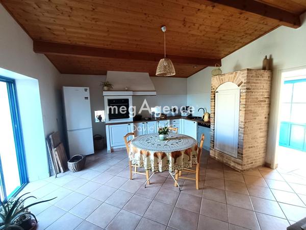 Maison à CHALLANS, 85300 - 7 pièces 281m²