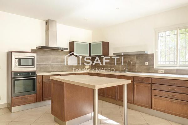 Idéalement située au Camoins proche d’Allauch