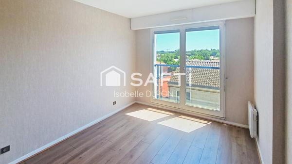 T3 RENOVE AVEC LOGGIA - MERIGNAC CENTRE