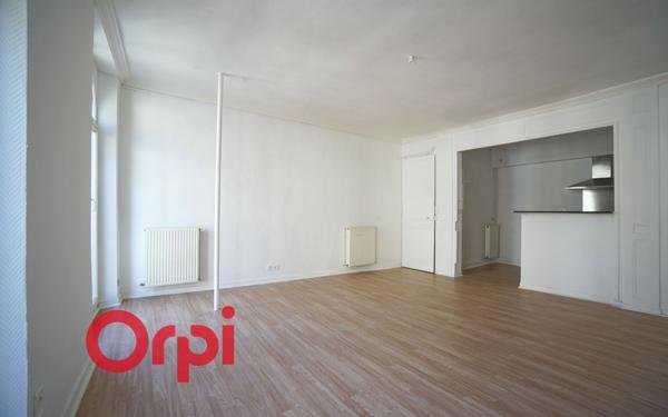 Appartement à louer    3 pièces •  Bernay