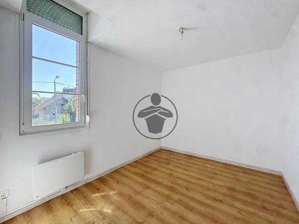 Vente                                                      Appartement
                        
                     4 pièces                      73 m2                     à Saint-Quentin