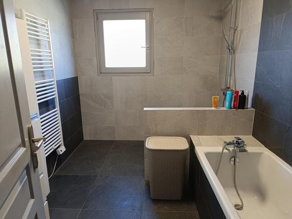 Dans le quartier du lac de St Père sur Nivelle