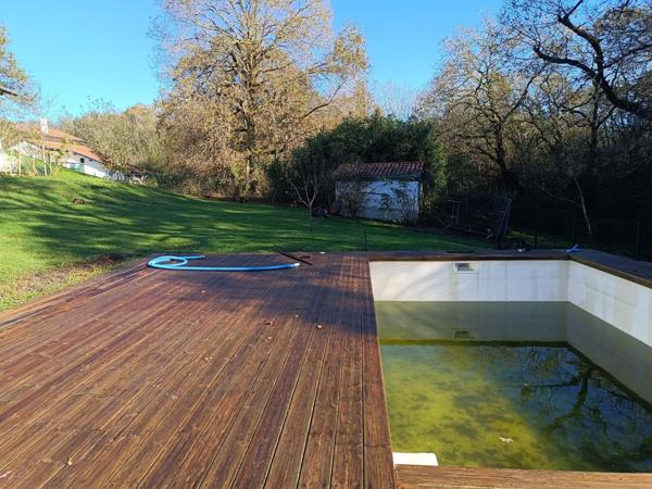 Dans le quartier du lac de St Père sur Nivelle