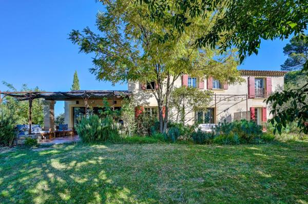 Vente Maison de luxe Aix-en-Provence 8 Pièces 201 m²