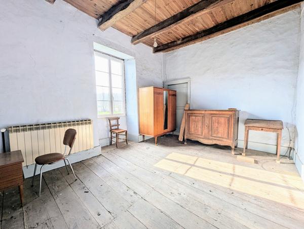 Corps de ferme avec dépendances et environ 22 hectares attenants