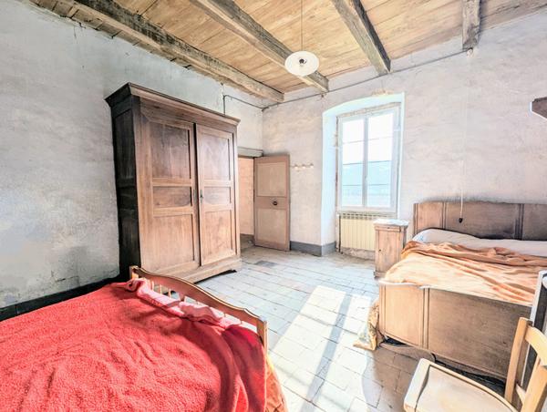 Corps de ferme avec dépendances et environ 22 hectares attenants