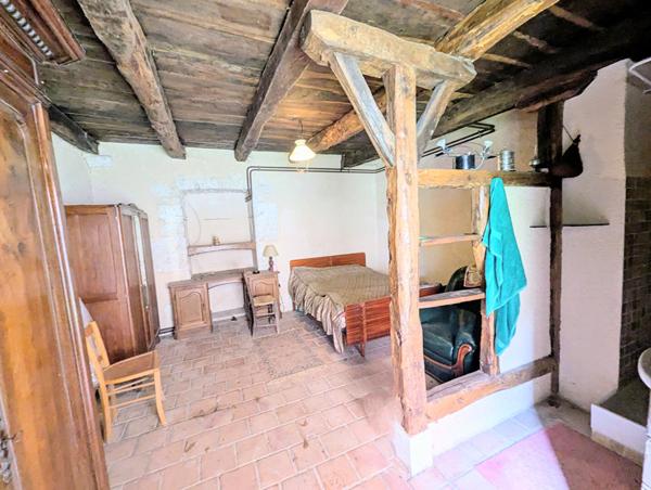 Corps de ferme avec dépendances et environ 22 hectares attenants