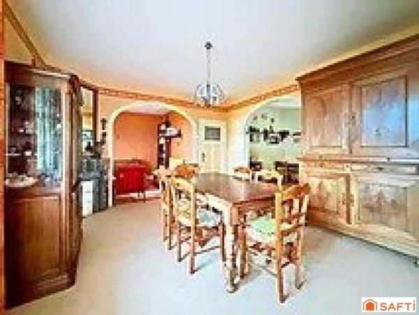 Agéable maison familiale avec dépendances