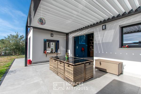 Maison contemporaine avec piscine intérieure