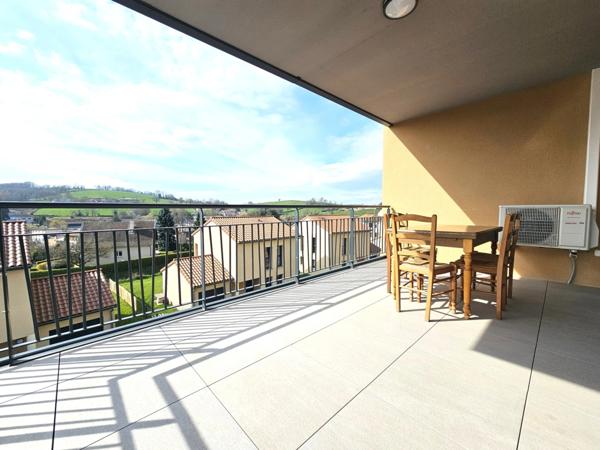 Appartement à vendre 3 pièces 2 GARAGES TERRASSE PANISSIERES (42)