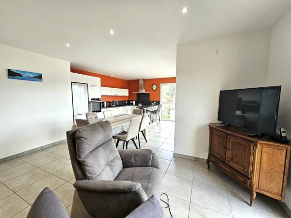 Appartement à vendre 3 pièces 2 GARAGES TERRASSE PANISSIERES (42)