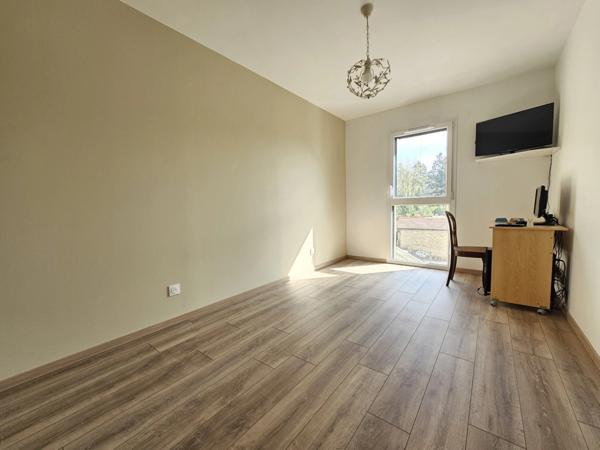 Appartement à vendre 3 pièces 2 GARAGES TERRASSE PANISSIERES (42)