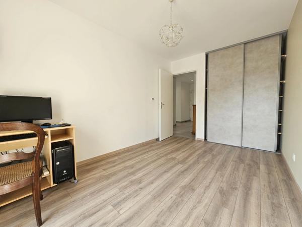 Appartement à vendre 3 pièces 2 GARAGES TERRASSE PANISSIERES (42)
