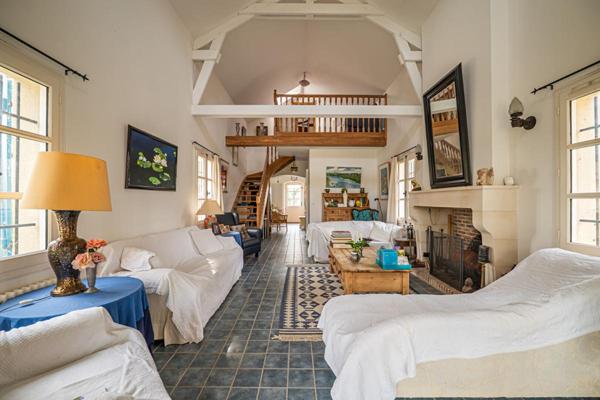 Maison Montval Sur Loir 5 pièce(s) 148 m2 - 3  chambres -