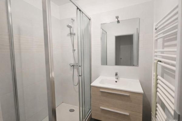 Carqueiranne coeur de ville - T3, 70 m², balcon vue mer, 2 places de pkgs