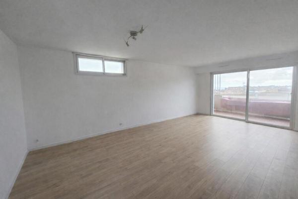 Carqueiranne coeur de ville - T3, 70 m², balcon vue mer, 2 places de pkgs