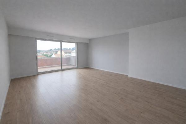 Carqueiranne coeur de ville - T3, 70 m², balcon vue mer, 2 places de pkgs
