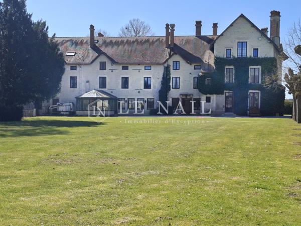 Manoir et ses dépendances à vocation évènementielle en Haute-Marne