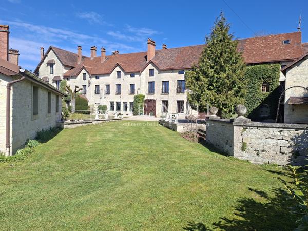 Manoir et ses dépendances à vocation évènementielle en Haute-Marne