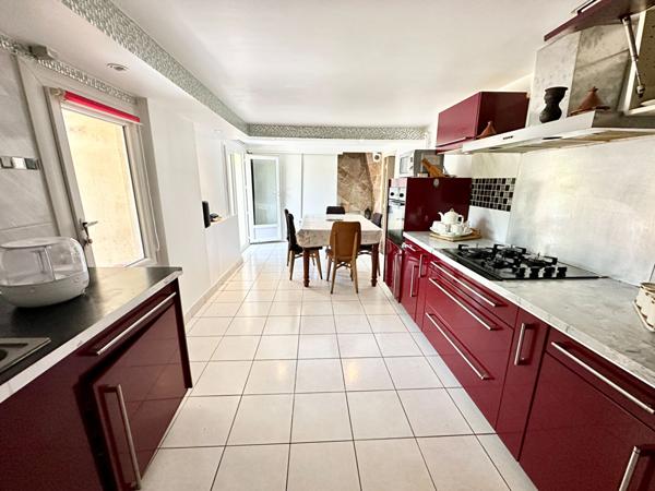 BUXEROLLES - CALME - PROCHE COMMODITE - ISOLATION PAR L'EXTERIEUR - DOUBLE VITRAGE RECENT - 4 CHAMBRES