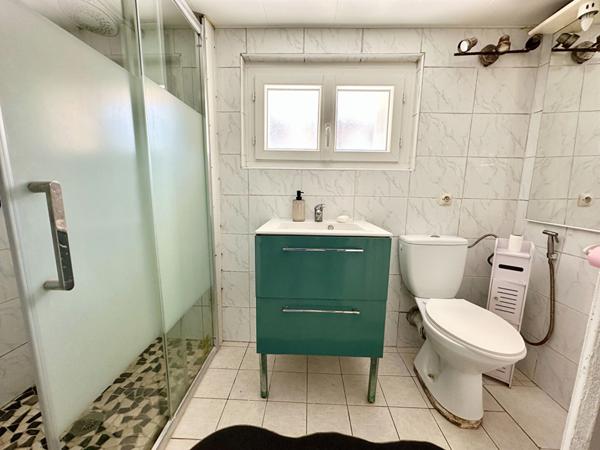 BUXEROLLES - CALME - PROCHE COMMODITE - ISOLATION PAR L'EXTERIEUR - DOUBLE VITRAGE RECENT - 4 CHAMBRES