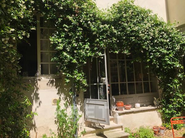 Demeure d’exception au sein d’un hôtel particulier – Avignon centre historique, avec cour privative