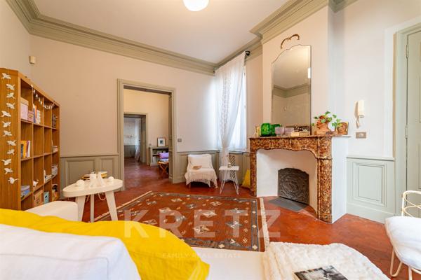 Demeure d’exception au sein d’un hôtel particulier – Avignon centre historique, avec cour privative