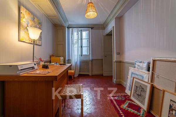 Demeure d’exception au sein d’un hôtel particulier – Avignon centre historique, avec cour privative