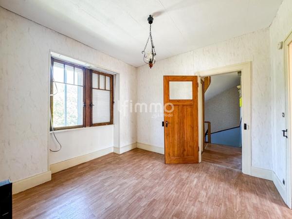 Maison 6 pièces sur 23 ares