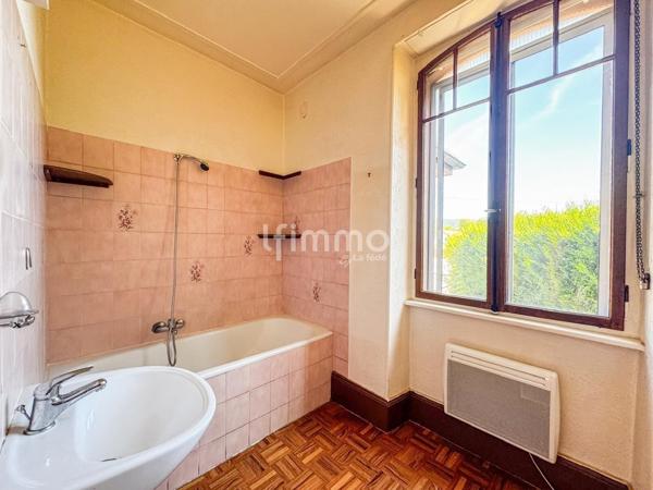 Maison 6 pièces sur 23 ares