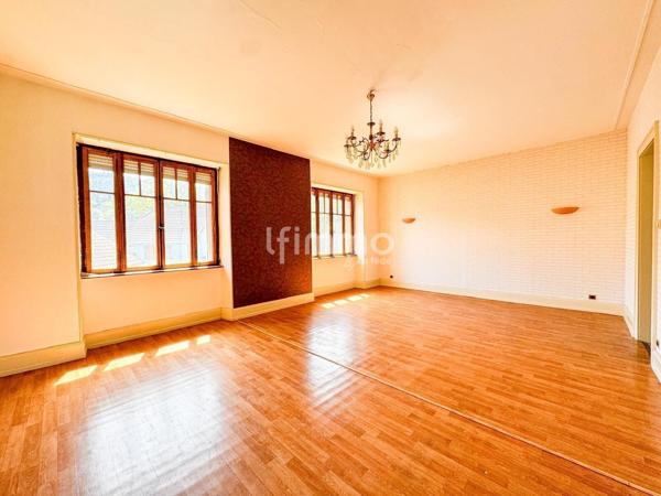 Maison 6 pièces sur 23 ares