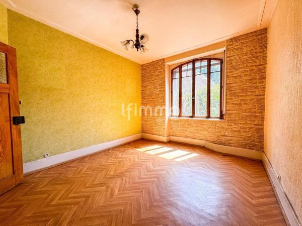 Maison 6 pièces sur 23 ares