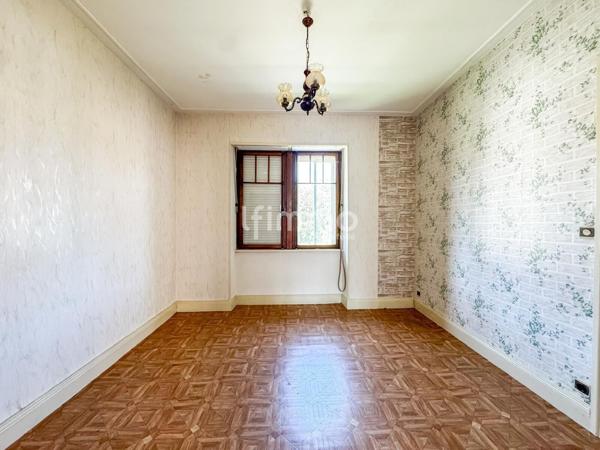 Maison 6 pièces sur 23 ares