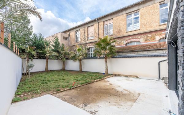 Maison à vendre    5 pièces • 299 m2 Saint-Maur-des-Fossés